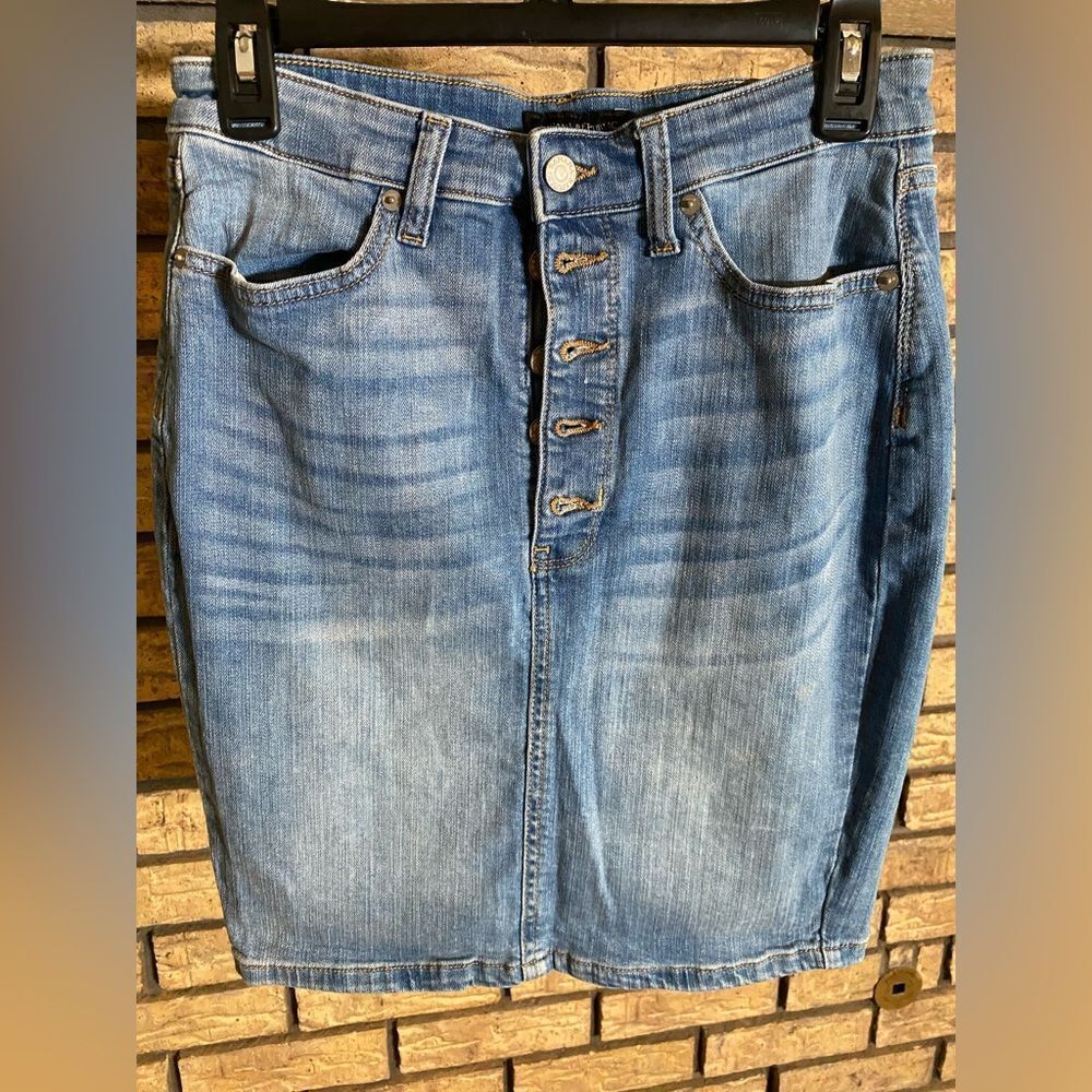 ‎Mid length jean skirt
